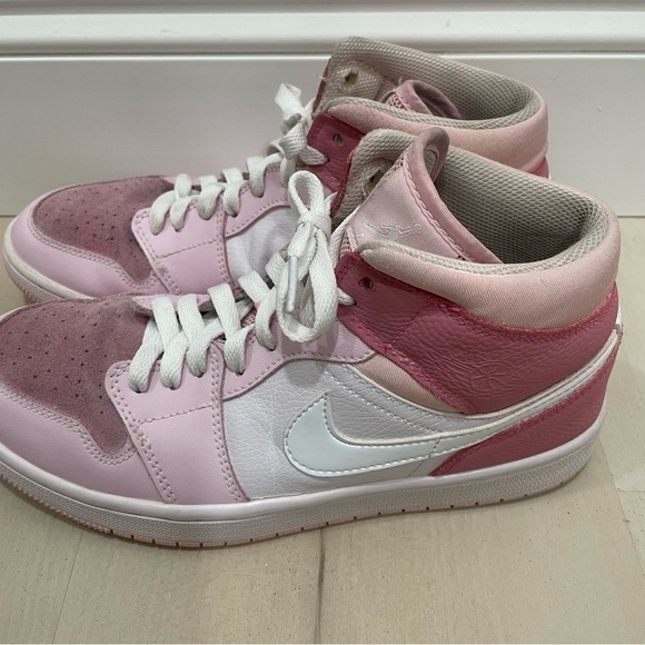 Nike Air Jordan 1 Mid 'Digital Pink' Sneakers Athletic Gym Shoe Women's 8 - Picture 7 of 14